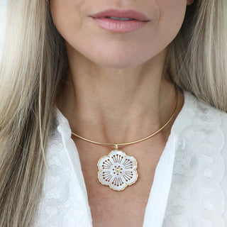 Marguerite Pendant + Neck Wire
